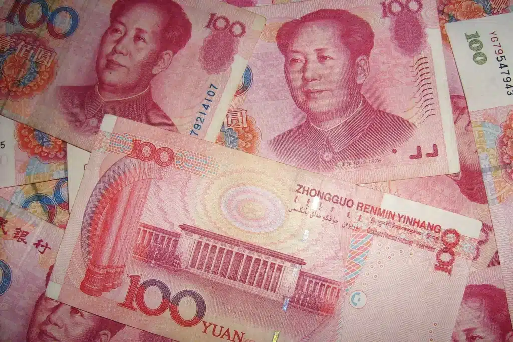 ¿Es el yuan chino una amenaza real para el dólar estadounidense
